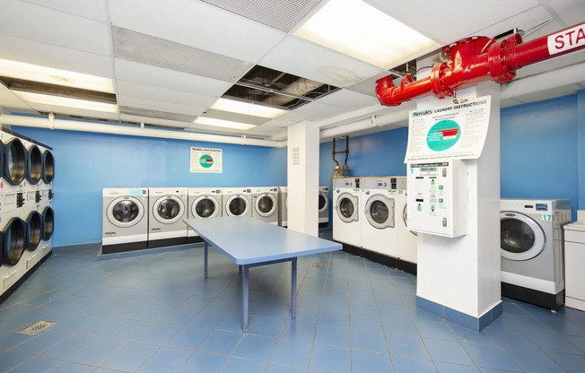 1 bed, 1 bath, 700 sqft, $4,300, Unit 6D