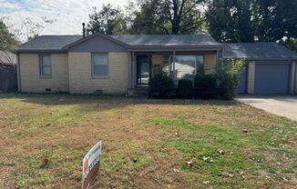 3 bed 2bath in Norman! Easy to show and ready for move in!