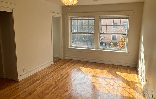 Studio, 1 bath, 400 sqft, $875, Unit 301