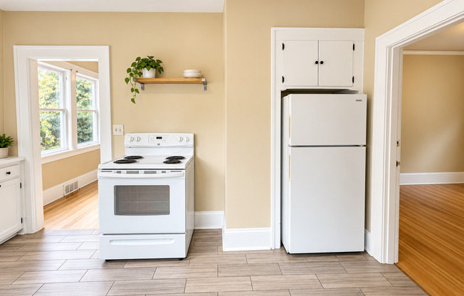 Charming St. Johns Cottage with Timeless Character | 2bd/1ba