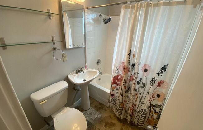 Close to ASU 4 Bedroom Home or 3 Bedroom with a Den