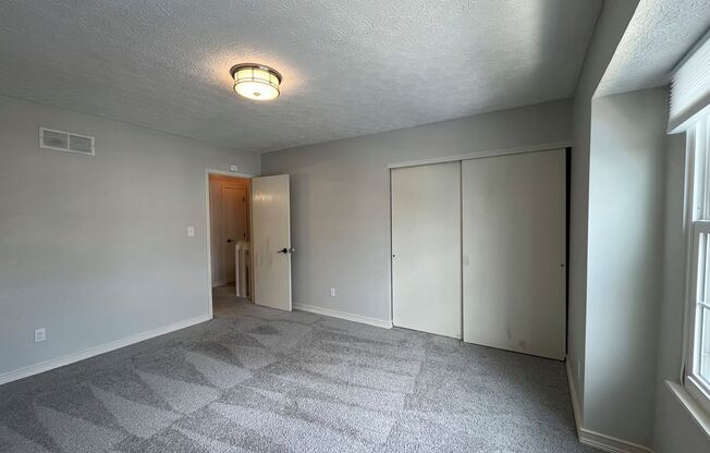 Beautiful  2-Bedroom Condo with Cozy Patio – Minutes from Polaris!