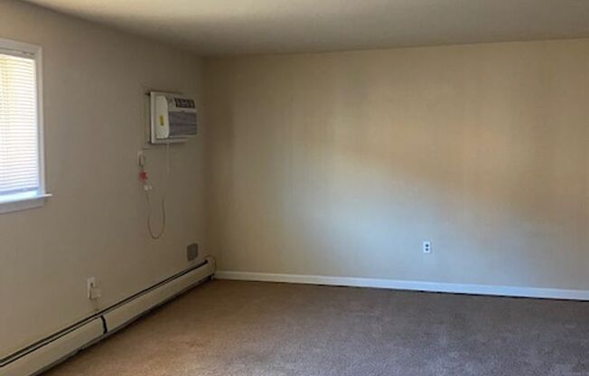1 bed, 1 bath, 625 sqft, $1,215, Unit G05