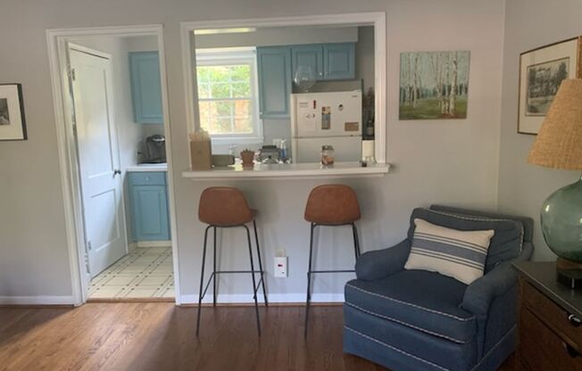 Check out this CHARMING 1BR/1BA Now Available in SouthPark Area!