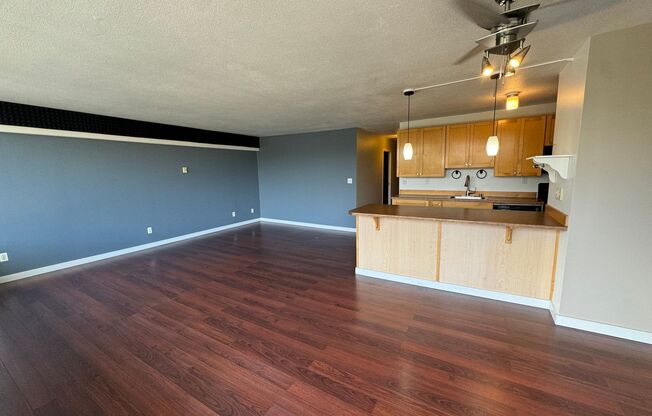 Stadium District Condo - 2 bed 1.5 bath