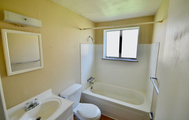 1160-1198 S Allison St