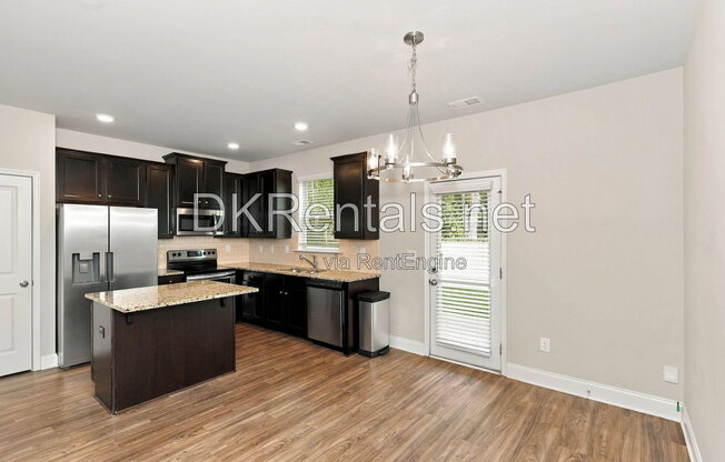2 beds, 2.5 baths, 1,300 sqft, $1,850
