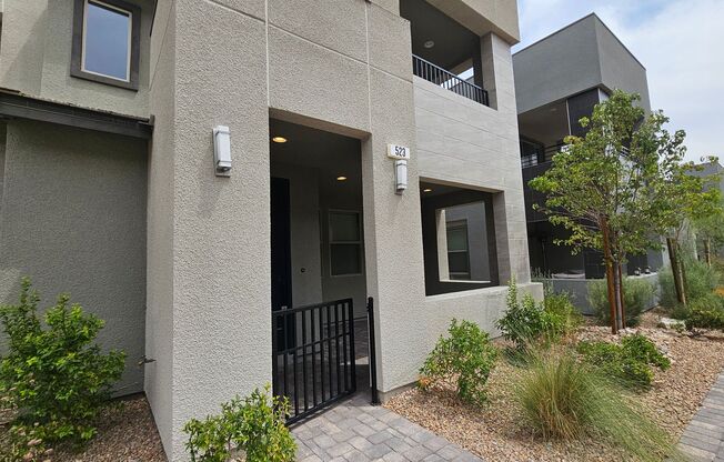 GORGEOUS SUMMERLIN TOWNHOME
