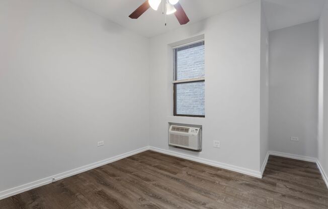 2 beds, 1 bath, $2,300, Unit 201