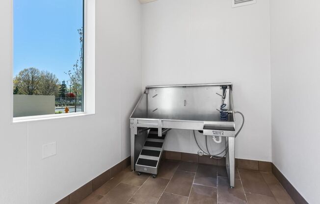 2 beds, 2 baths, 956 sqft, $1,795, Unit B051