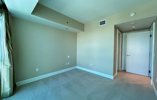 2 beds, 2 baths, $2,300, Unit # 707
