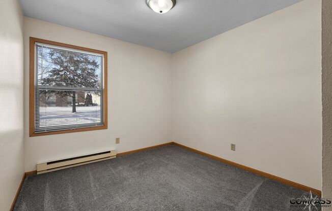 2 beds, 1 bath, 660 sqft, $995, Unit 28