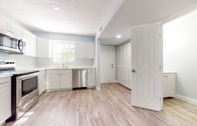 2 beds, 2.5 baths, 1,340 sqft, $2,075.5, Unit Unit 407