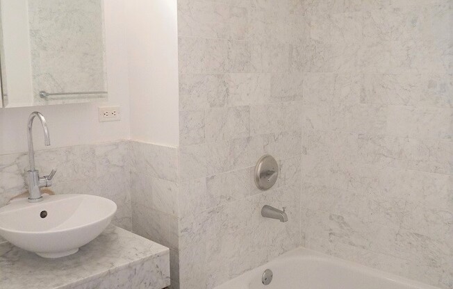 Studio, 1 bath, 367 sqft, $3,300, Unit 606