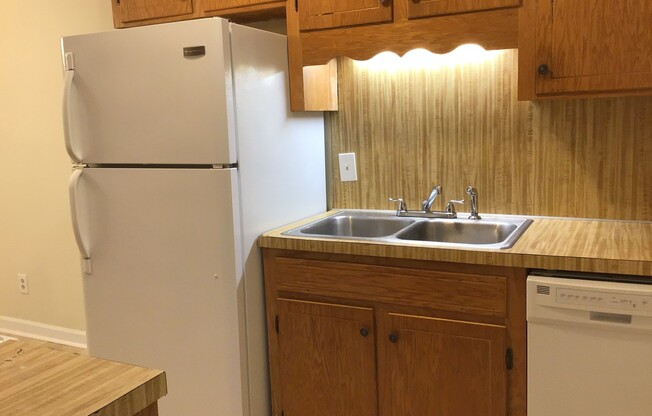 2 beds, 1 bath, $985