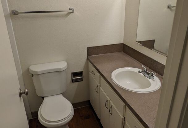 2 beds, 2 baths, 900 sqft, $1,525, Unit #24