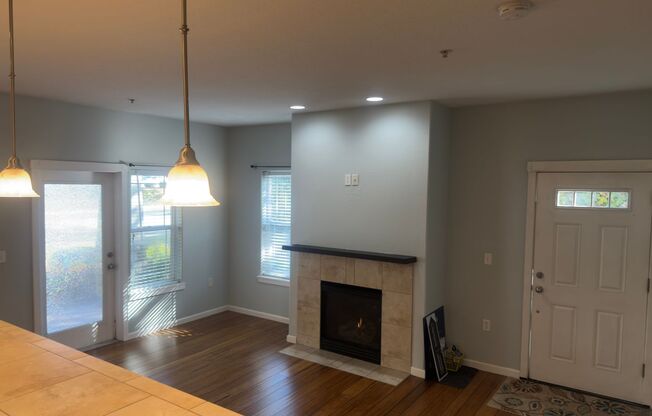 1 bed, 1 bath, 742 sqft, $1,695, Unit #102