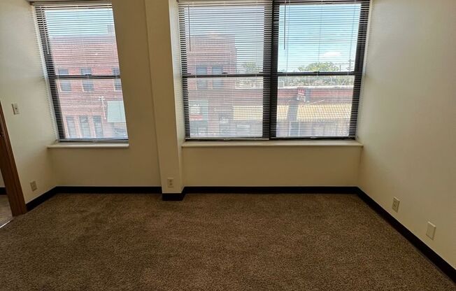 2 beds, 1 bath, 752 sqft, $750, Unit 617 N.12TH ST. #3