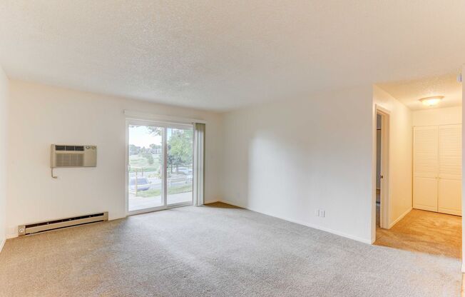 1 bed, 1 bath, 712 sqft, $1,600, Unit 9/004