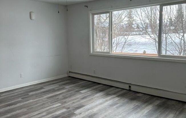 2 beds, 1 bath, 900 sqft, $1,425, Unit Unit 3