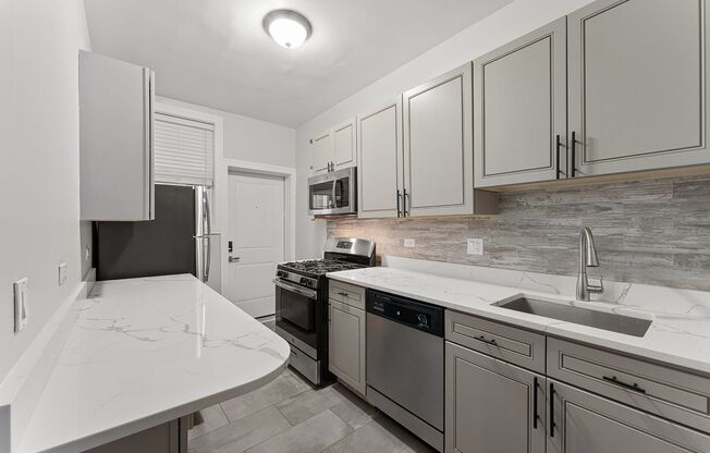 6100 6118 N WINTHROP AVE