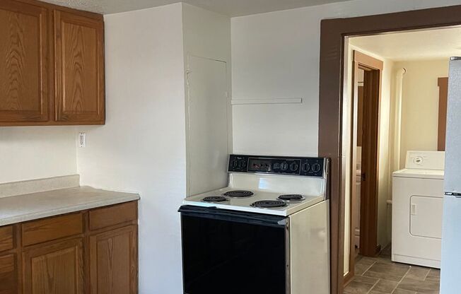 2 beds, 1 bath, $1,350