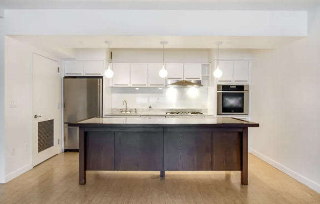 231 10 AVE