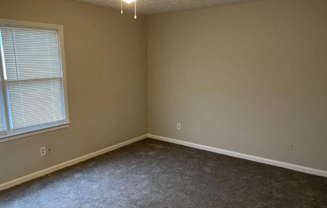 2 bed 2.5 bath in Stockbridge!