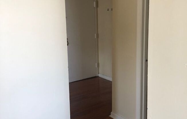 1 bed, 1 bath, $1,325, Unit A10