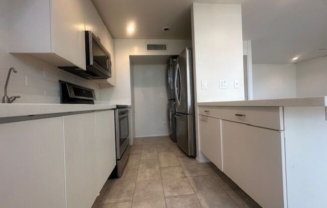 2 beds, 1 bath, $1,995