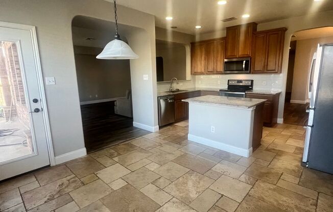 Rare Huge 5 Bedroom Off Crystal Falls