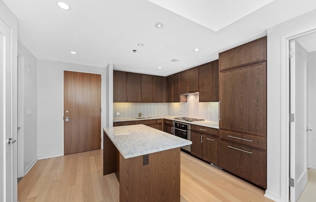 1 bed, 1.5 baths, 875 sqft, $4,800, Unit 811