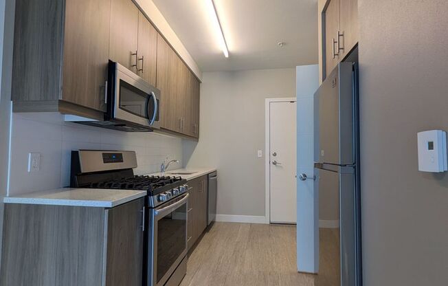 Studio, 1 bath, 412 sqft, $1,275, Unit 304