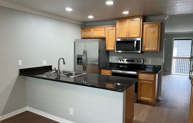 2 beds, 1 bath, 850 sqft, $2,550, Unit D-4