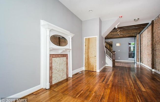 2025/2026 MICA off-campus 4bd/2.5ba in Bolton Hill w/ CAC & W/D! Available now!