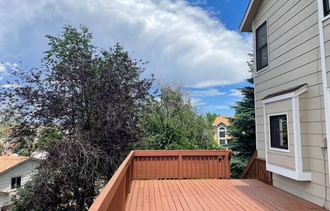 Spectacularly HUGE 6BD Home with Panoramic Mountain Views