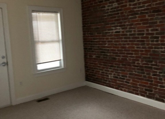 8 BREMEN ST