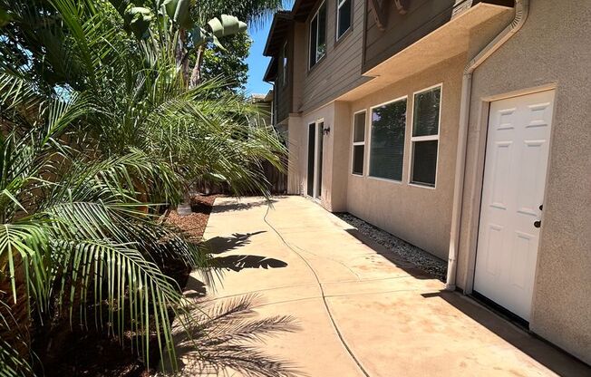 3 bed 2 car garage condo for rent in Murrieta