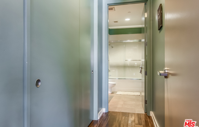 1 bed, 2 baths, 1,200 sqft, $3,800, Unit 1506