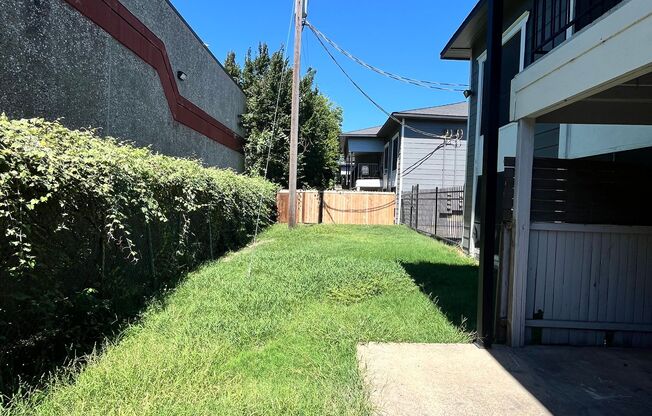 3 beds, 2 baths, 1,056 sqft, $1,940, Unit 1088