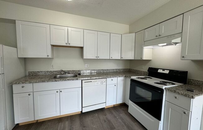 1 bed, 1 bath, 605 sqft, $1,300, Unit 310