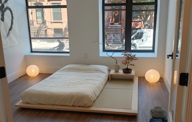 72 W 126 ST