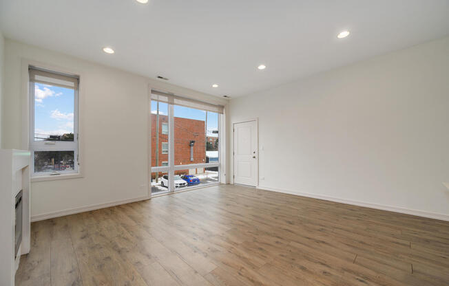 4119 UNIVERSITY N NARRAGANSETT AVE