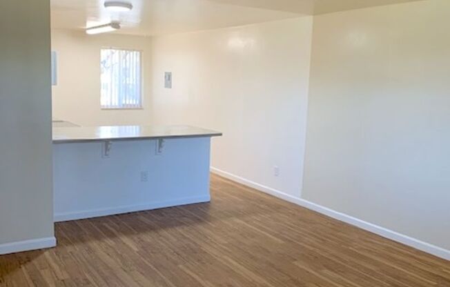 2 beds, 1 bath, 832 sqft, $1,725, Unit 219