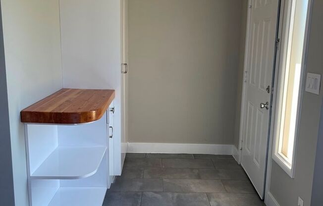 2927 E FAIRMOUNT AVE