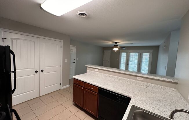 1 bed, 1 bath, 785 sqft, $1,358, Unit 4812 # 203