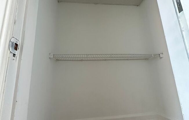 2 beds, 1 bath, 1,100 sqft, $1,949, Unit 2011A