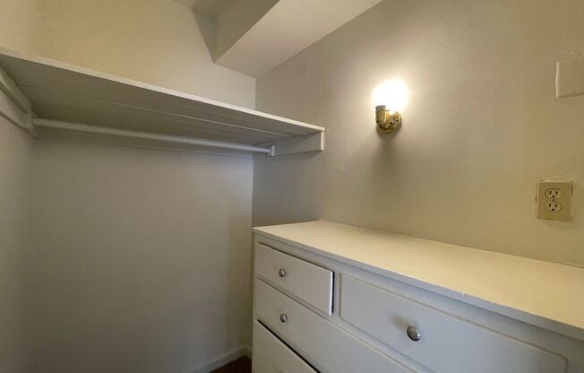 1 bed, 1 bath, 576 sqft, $1,595, Unit 14