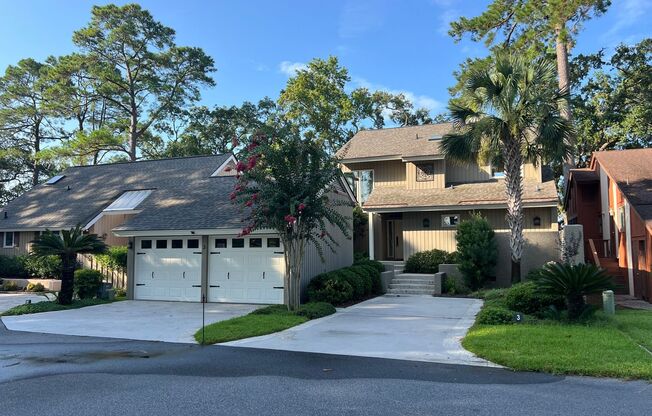 Gorgeous Marsh Views in Moss Creek!