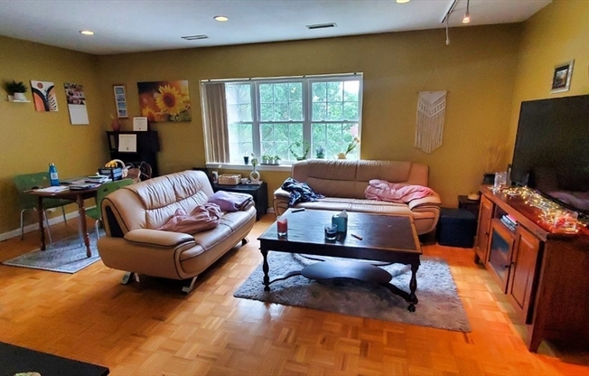 153 LAKESHORE RD